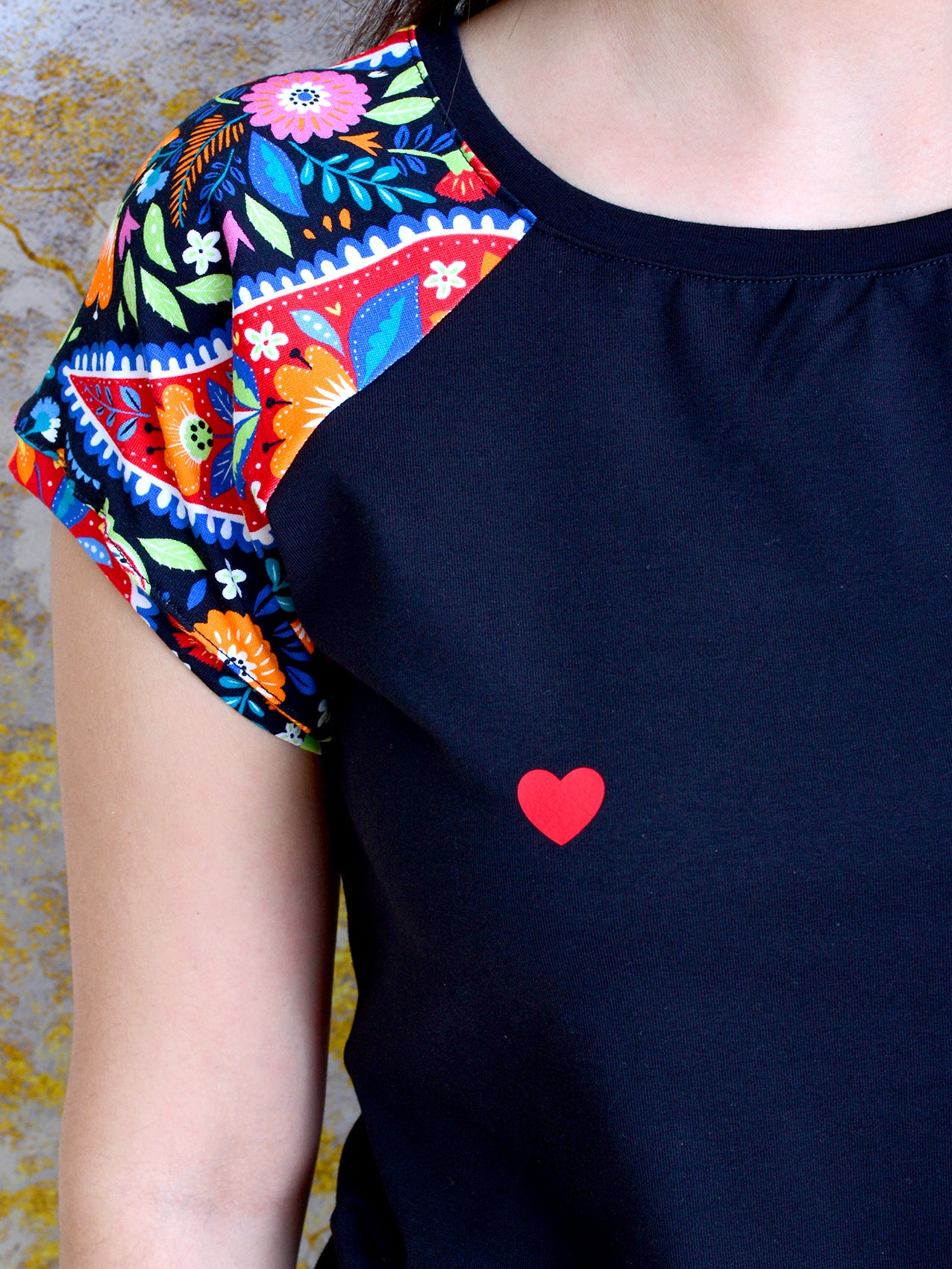 EXPRESS - Jersey Shirt ANDREA schwarz Blumen Herz