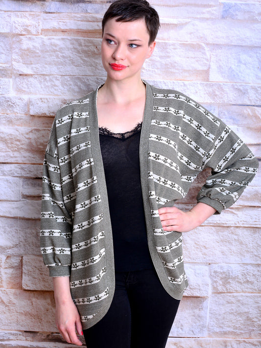 SALE > M & L & XL Cardigan CLAIRE grün Blüten beige Jacke Strickjacke