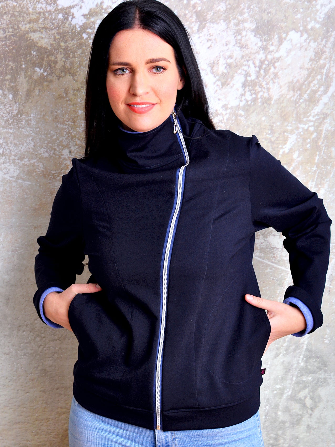 asymmetrische Jacke BABETTE dunkelblau Taschen blau von STADTKIND POTSDAM